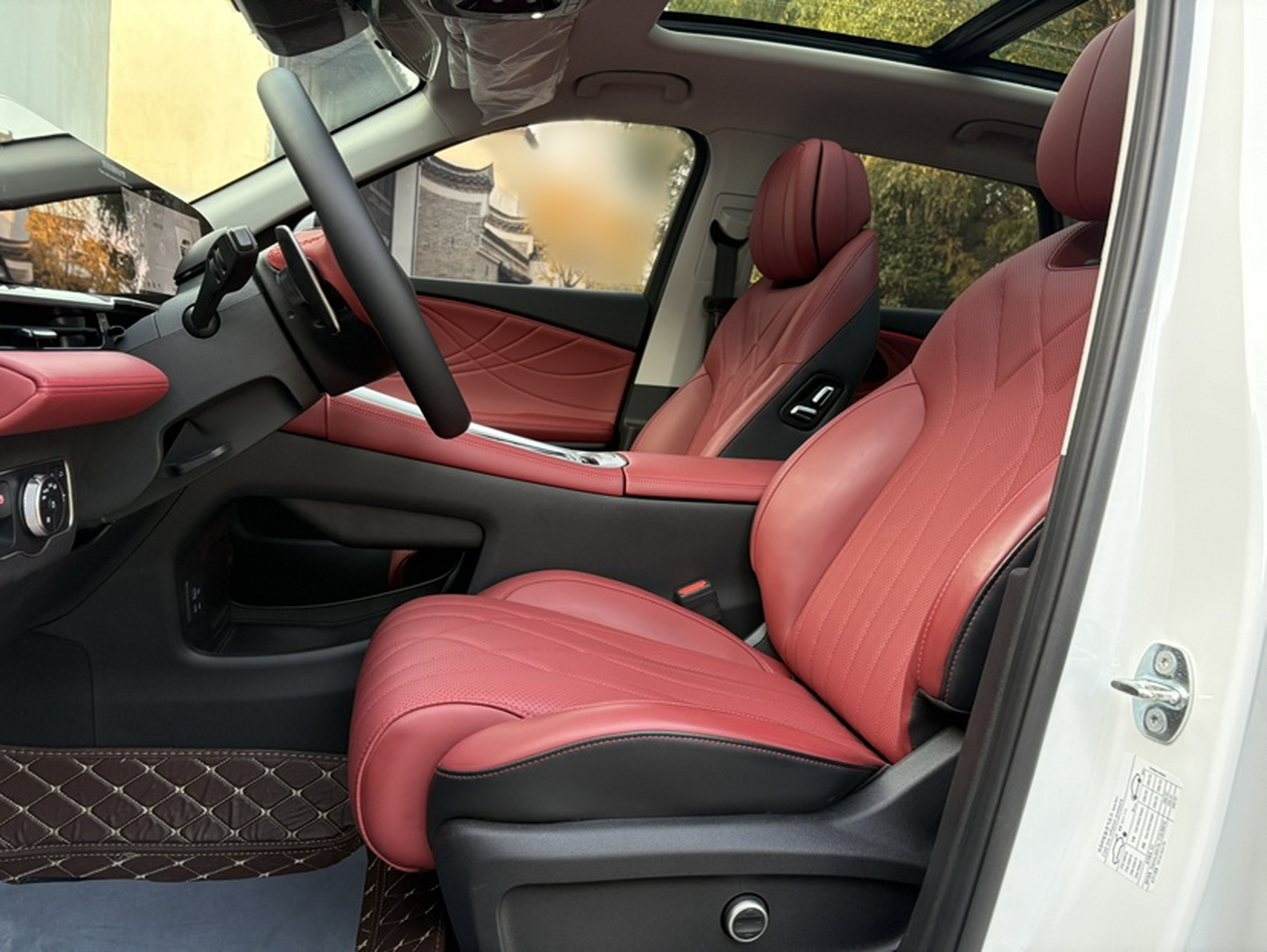 Переднее сиденье в автомобиле