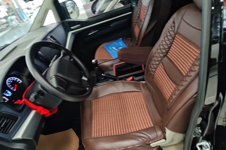 Used FORTHING Lingzhi 2023 M5 1.6L Practical Model 5 Seats
