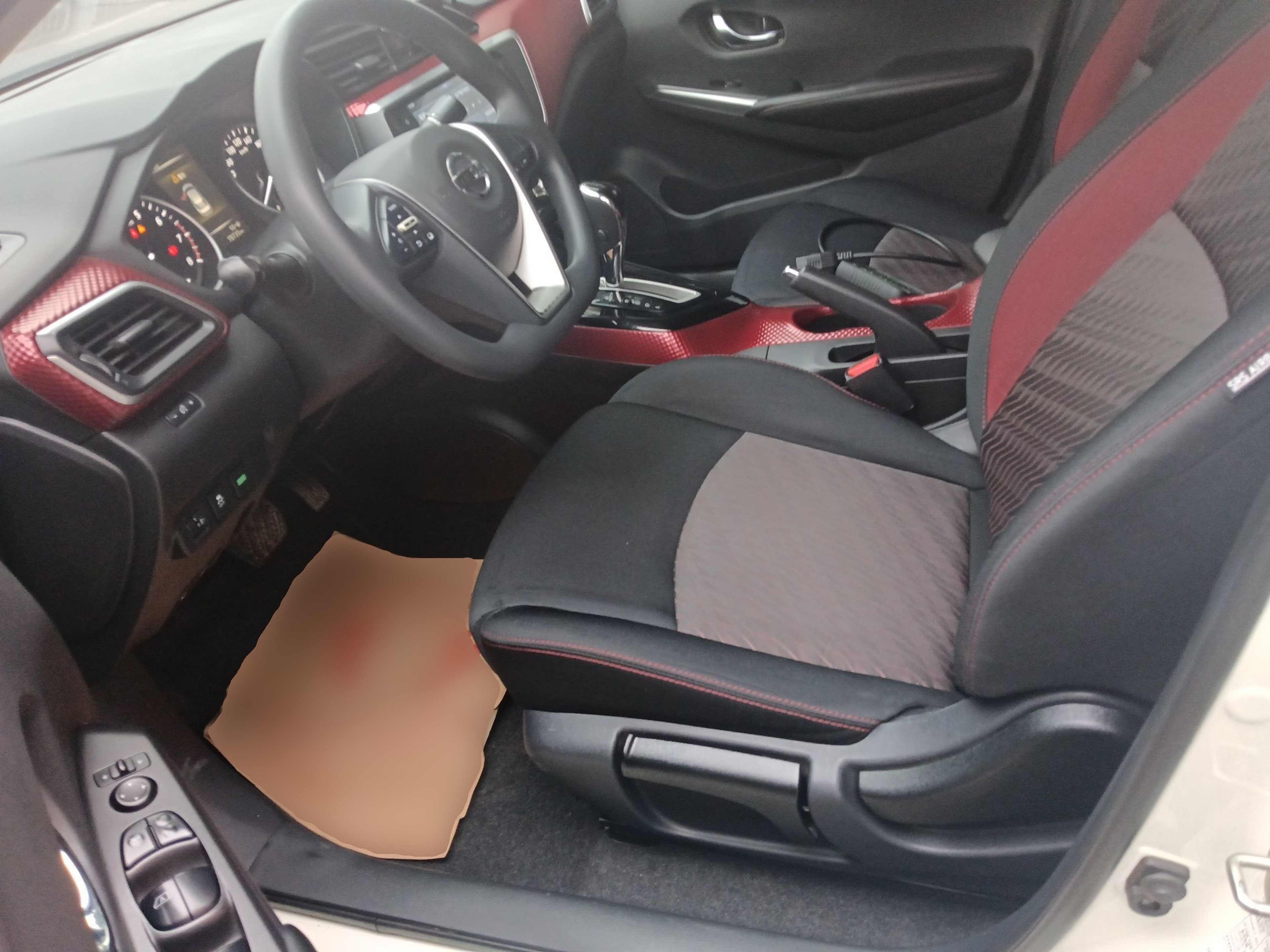 المقاعد الأمامية داخل السيارة