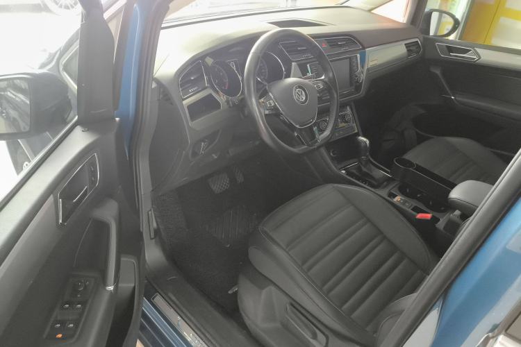 Used Volkswagen Touran 2018 Volkswagen Touran L 280TSI DSG Boundary Edition 7 Seats China VI Standard
