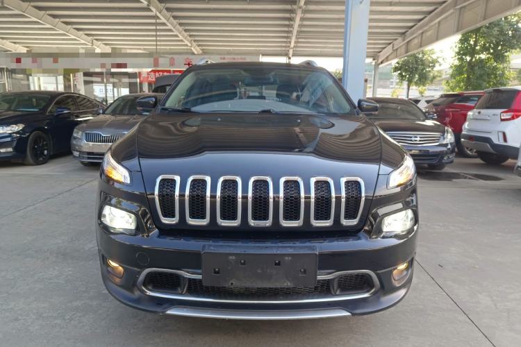 Used  Cherokee 2017 2.0L Superior Edition