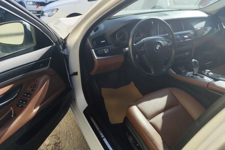 Used BMW 5 Series 2014 520i Elegant Edition
