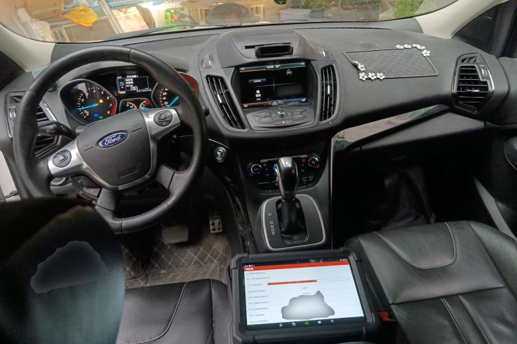 Used Ford Kuga 2015 2.0L GTDi Four-Wheel-Drive Sport Model
