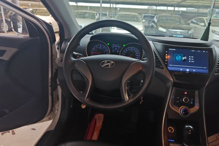Used Hyundai Elantra 2015 1.6L Automatic Fashion Model