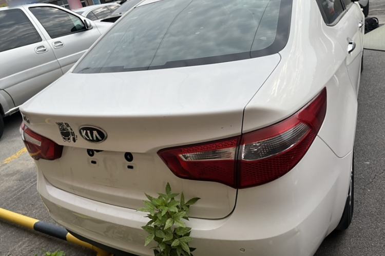 Used Kia K2 2012 Sedan 1.4L Automatic GLS Commemorative Edition
