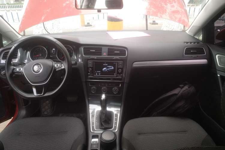 Used Volkswagen Golf 2018 230TSI Automatic Comfort Model
