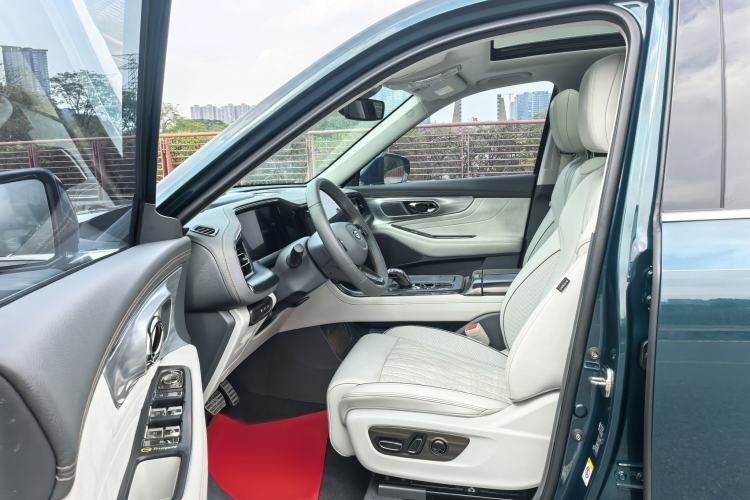 Used GAC Trumpchi GS8 2022 Dual-Engine Series 2.0TM Four-Wheel Drive Prestige Edition (6 Seats)
