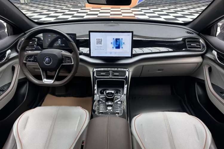 Used BYD Qin PLUS 2023 Champion Edition DM-i 120KM Beyond Model
