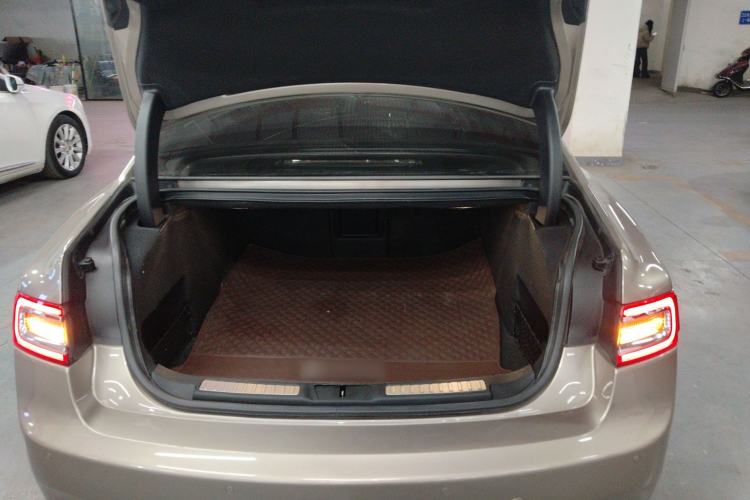 Used Lincoln Continental 2019 2.0T Two-Wheel Drive Zunya Version China VI Standard
