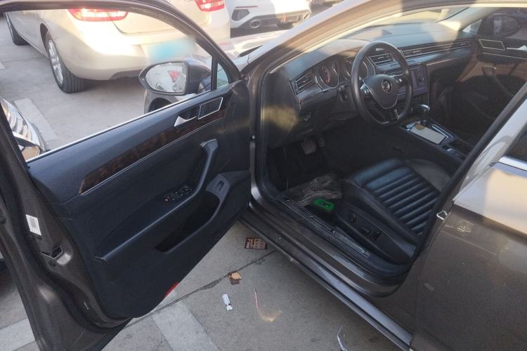 Used Volkswagen Magotan 2018 Facelift 330TSI DSG Luxury Model
