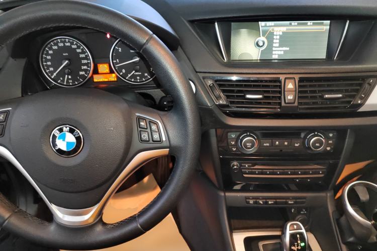 Used BMW X1 2014 sDrive18i Leading Model