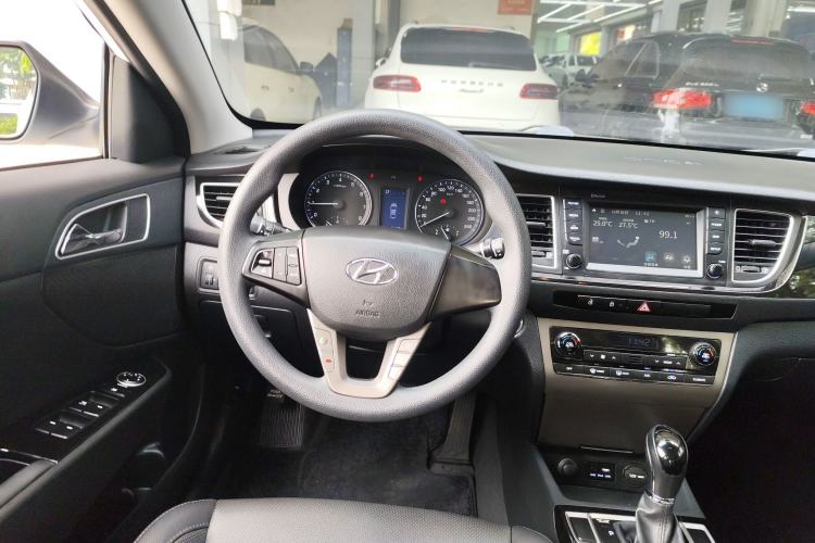 Used Hyundai Mistra 2016 1.8L Automatic Smart GLS
