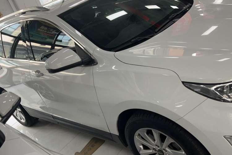 Used Chevrolet Equinox 2017 550T Automatic All-Wheel-Drive Top-Tier Version
