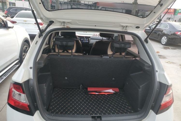 Used Skoda Fabia 2017 1.4L Automatic Car Enjoy Edition
