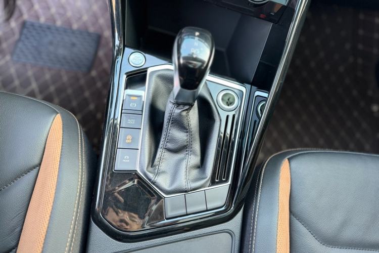 Used Volkswagen Tayron 2019 330TSI Two-Wheel Drive Luxury Model China VI Standard
