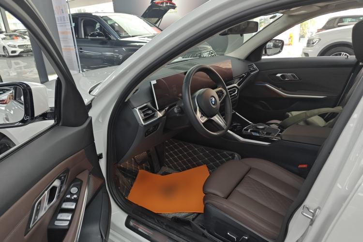 Used BMW i3 2024 eDrive 35 L
