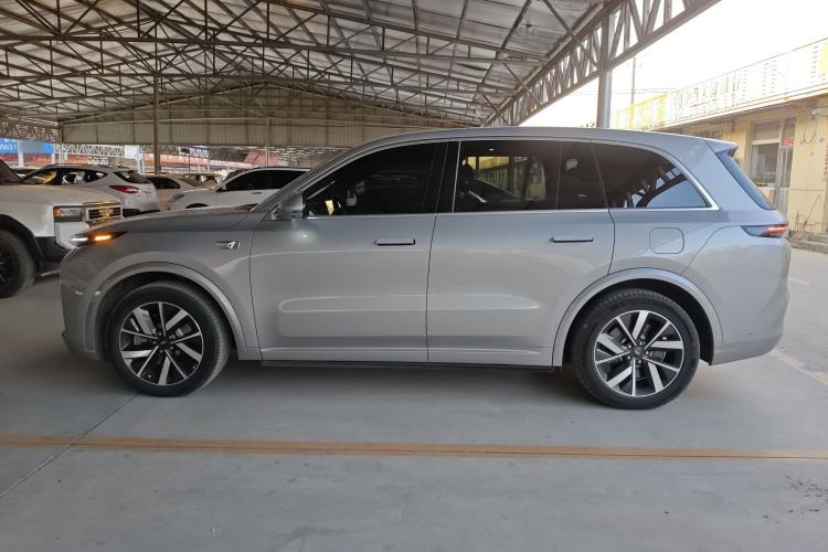 Used Li Auto L8 2023 Pro Model
