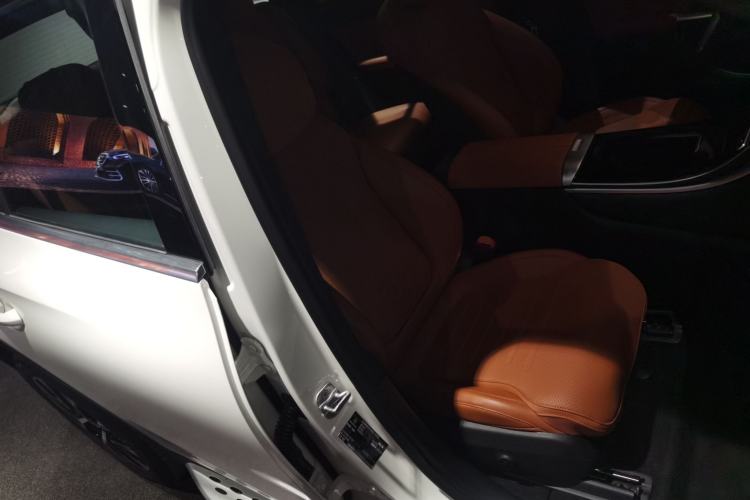 Used Mercedes-Benz GLC 2023 GLC 260 L 4MATIC Dynamic Edition 7-seater
