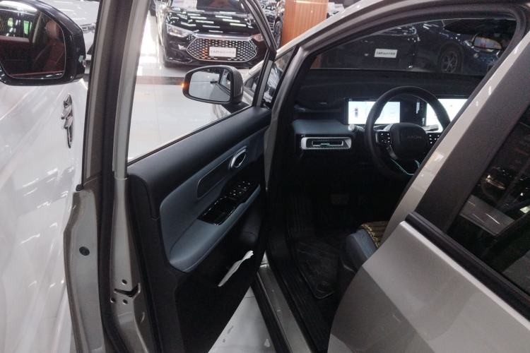 Used AION Y 2023 Plus 510 Enjoy Edition
