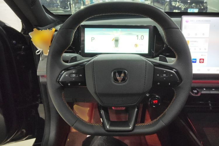 Used Changan UNI-V 2025 Model Third-Generation 2.0T Dynamic Edition
