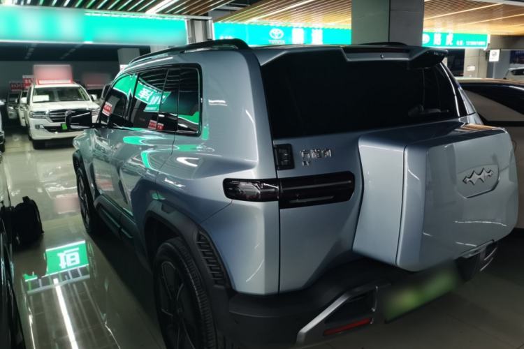 Used Formula Leopard Titanium 3 2025 501 km All-Wheel Drive Intelligent Driving Max Edition
