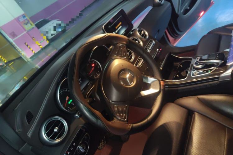 Used Mercedes-Benz GLC 2016 GLC 260 4MATIC Luxury Model