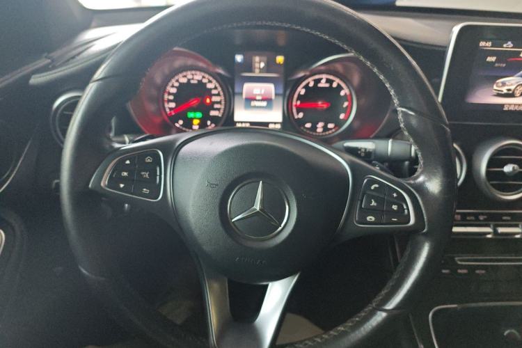 Used Mercedes-Benz GLC 2018 GLC 260 4MATIC Luxury Model
