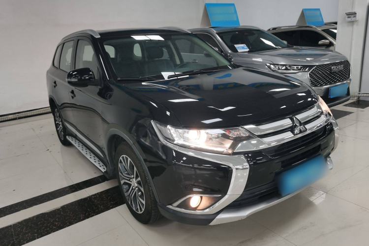 Used Mitsubishi Outlander 2018 2.0L Two-Wheel-Drive Jiale Edition 7-Seater
