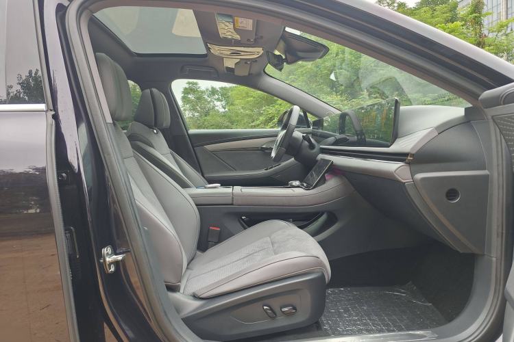 Used VOYAH PASSION 2024 PHEV Four-Wheel Drive Ultra-Long Range Flagship Model
