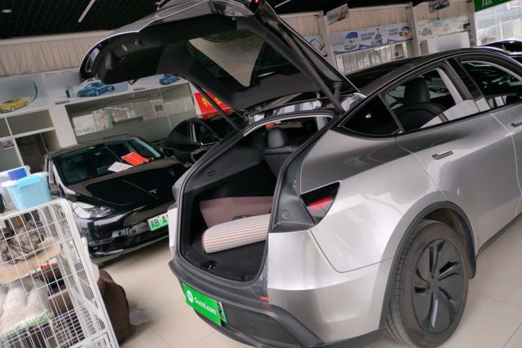 Used Tesla Model Y 2025 Rear-Wheel Drive First Edition