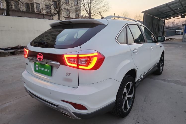 Used BYD S7 2016 2.0T Automatic Prestige Edition
