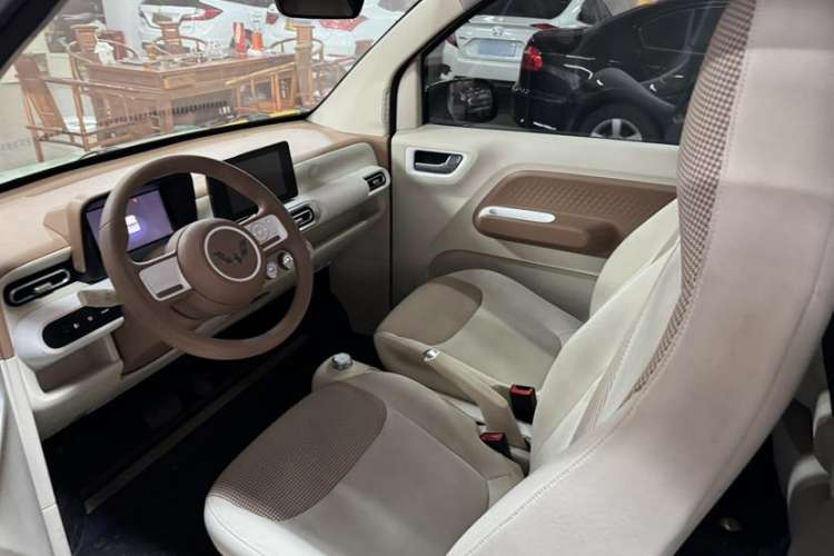 Used Wuling Hongguang MINIEV 2024 3rd Generation 215km Advanced Version
