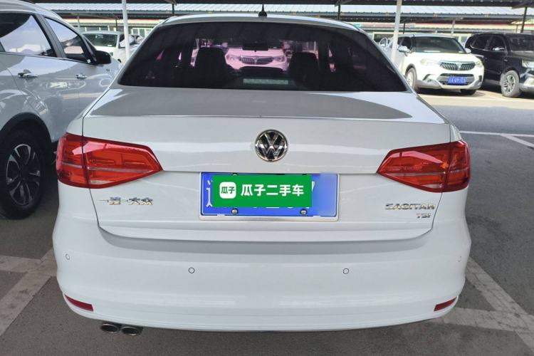 Used Volkswagen Sagitar 2017 230TSI Automatic Comfort Version
