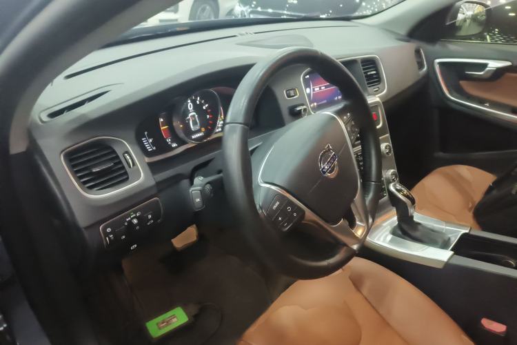 Used Volvo S60 2018 S60L T4 Zhiyuan Edition
