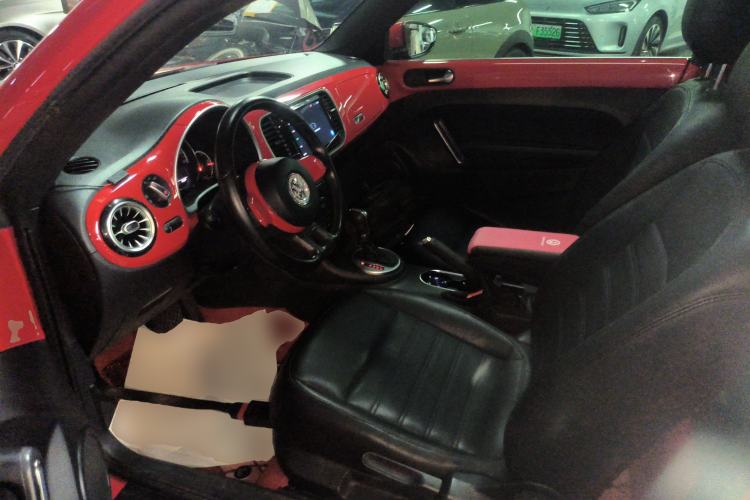 Used Volkswagen Beetle 2015 180TSI model
