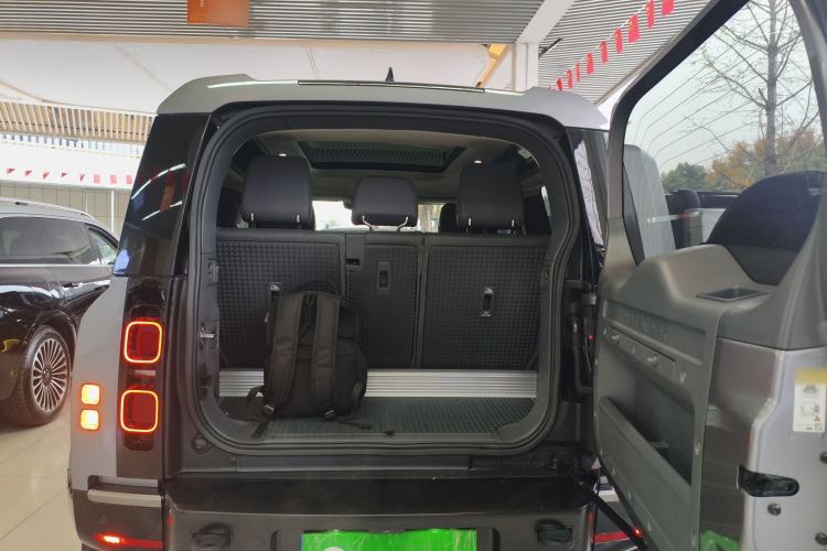 Used Land Rover Defender 2021 90 P400 X-DYNAMIC S
