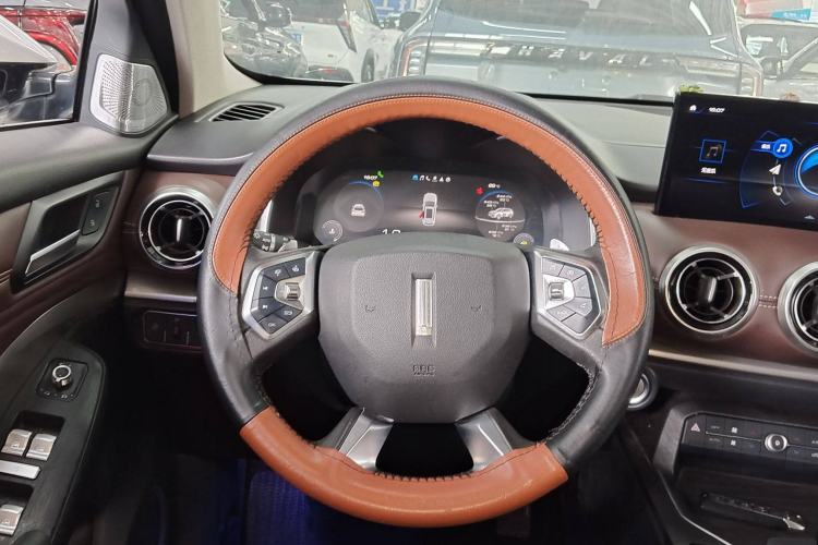 Used Wey VV6 2020 2.0T Two-Wheel Drive Smart Protection+
