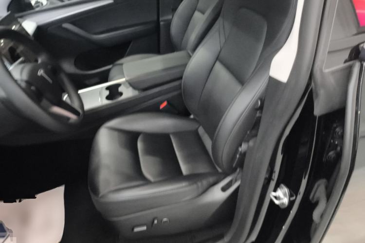 Used Tesla Model Y 2023 Rear-Wheel-Drive Version
