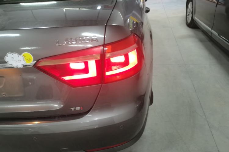 Used Volkswagen Lavida 2013 Revised Version 1.4 TSI DSG Comfort Edition
