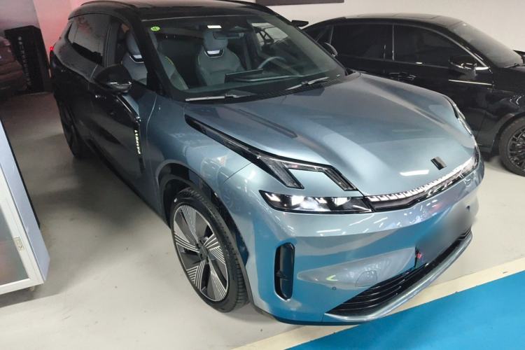 Used Lynk & Co 08 EM-P 2025 220 km All-Wheel-Drive Performance Halo