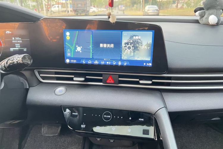 Used Hyundai Elantra 2022 1.5L CVT LUX Prestige Edition
