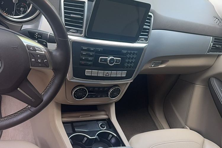 Used Mercedes-Benz M-Class 2015 ML 320 4MATIC
