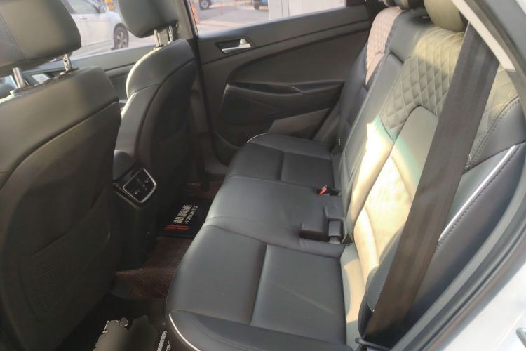 Used Hyundai Tucson 2020 280TGDi Two-Wheel-Drive GLS Fashion Edition China VI Standard
