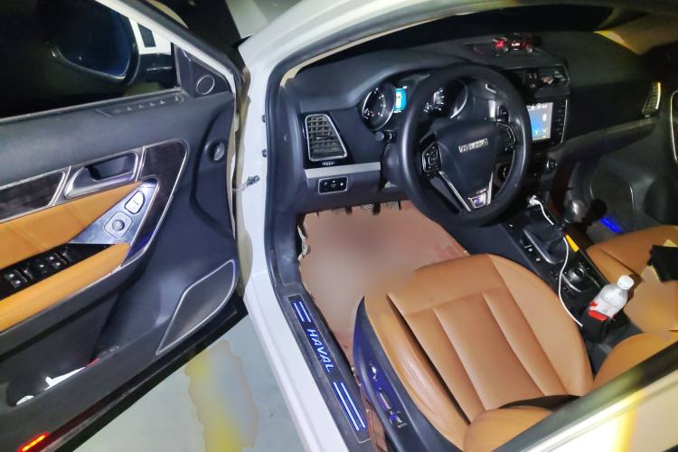 Used Haval H6 Coupe 2015 Blue Label 2.0T Manual Two-Wheel-Drive Elite Model
