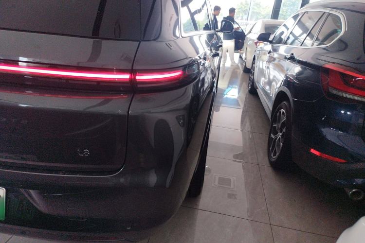 Used Li Auto L8 2023 Pro Model
