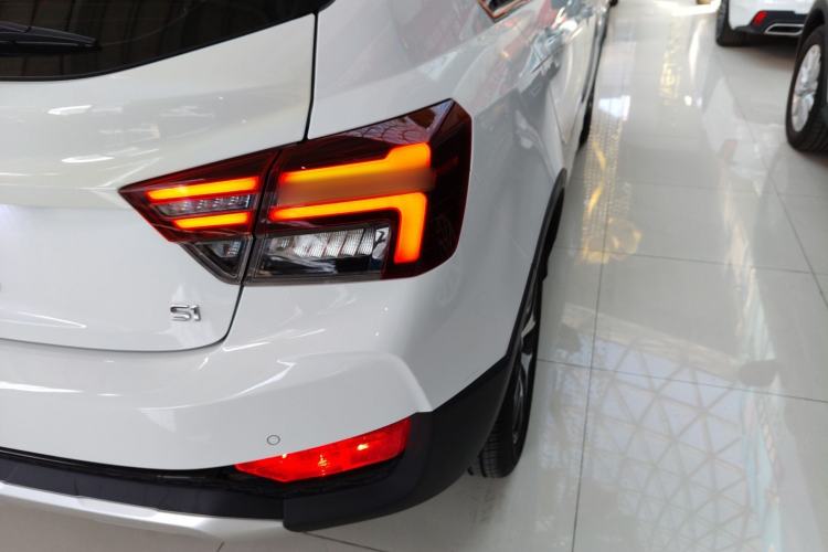 Used Geely Auto Vision S1 2019 Upgraded Model 1.5L CVT Luxury Version
