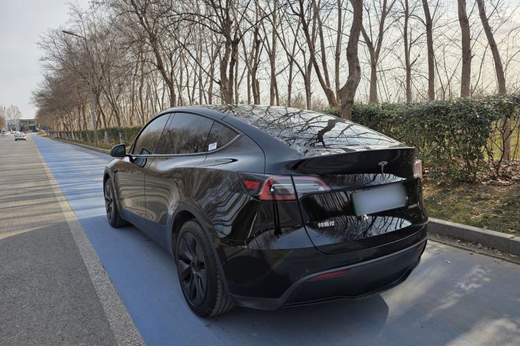 Used Tesla Model Y 2023 Rear-Wheel-Drive Version
