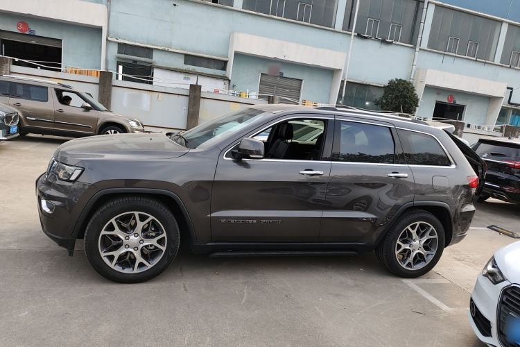 Used  Grand Cherokee 2021 3.0L 80th Anniversary Edition
