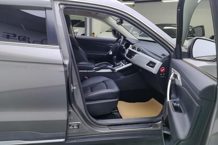 Used Geely Auto Emgrand X7 Sport 2018 2.0L Manual Two-Wheel Drive Zhiya Version