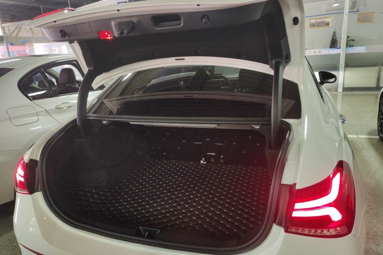 Used Mercedes-Benz A-Class 2021 A 200 L Sport Sedan Fashion Model
